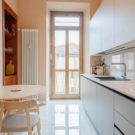 Apartment Swing - Near The Centre *